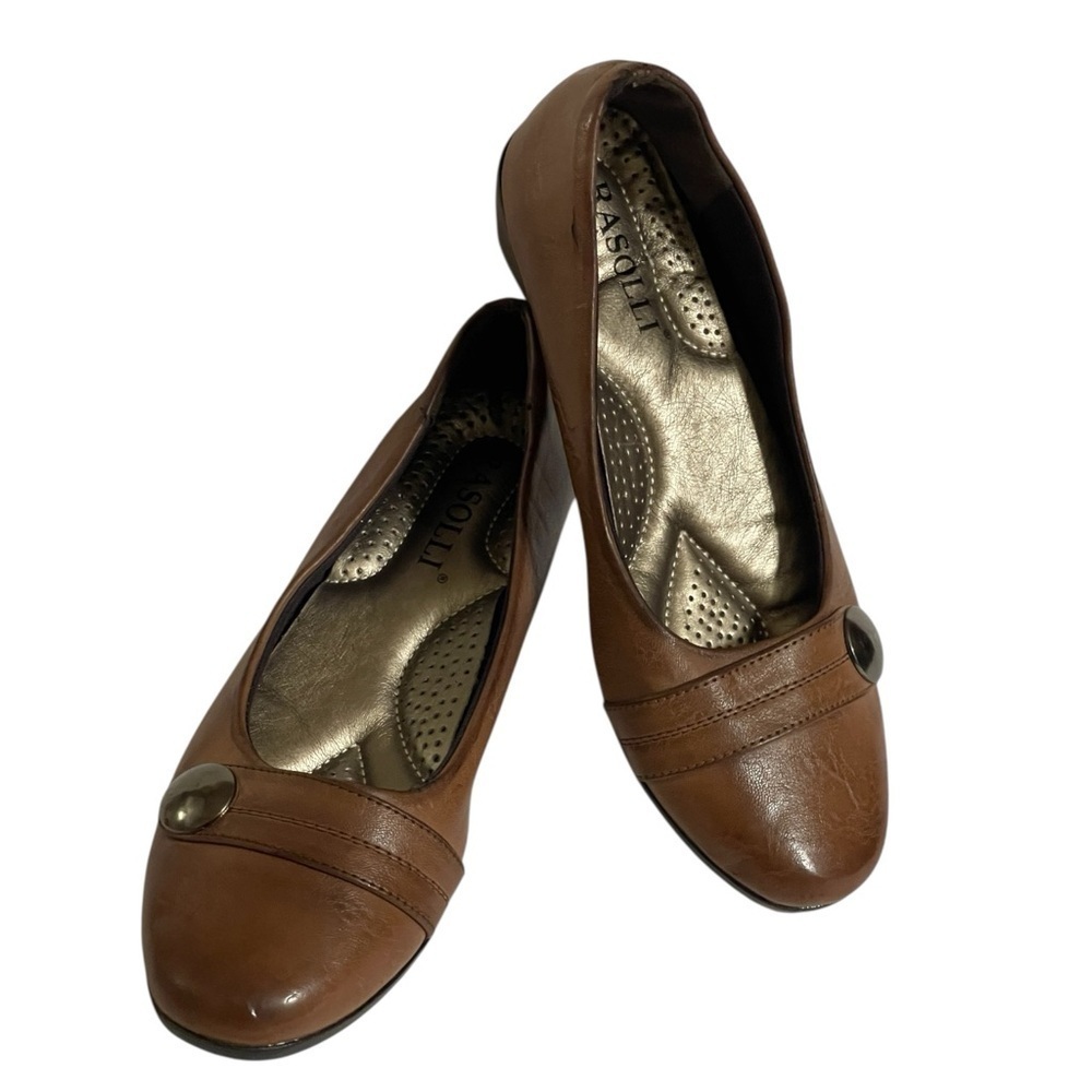 RASOLLI BROWN CLASSIC LEATHER LOAFERS WITH BUTTON DETAIL SZ 7.5